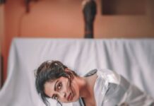 Amala Paul Instagram - Dreaming big and wild: A photo story! Chapter 1: Writing a love note to the forgotten little girl who's cozied herself inside of me. 💕 #letloveshine #aesthetics #iwrite #musings 👗 👠: @sonya_sandiavo 📸: @i_m_vyshnav 📍: @oldharbourhotel Fort Kochi