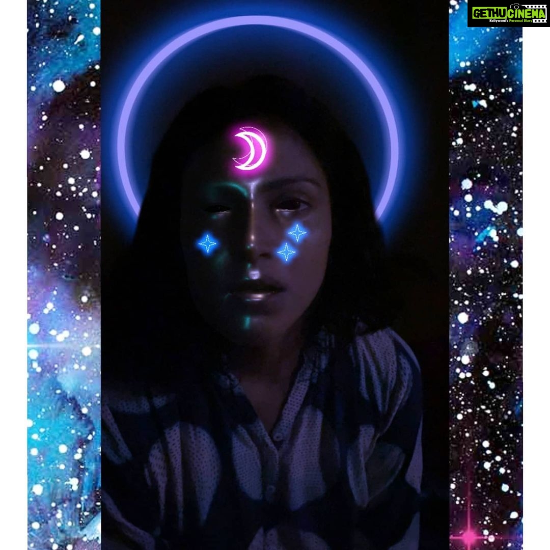 Amala Paul Instagram - We have stardust in us as old as the universe itself —and some of that may have landed on Earth just a hundred years ago. 🌎 ✨ P.S: 2020 so far...Alien invasion? Check! ☑ #aliendna #paralleluniverse #moonchild #selenophile #asterophile #healing #magic #darkness #guidance #takethepathlesstravelled