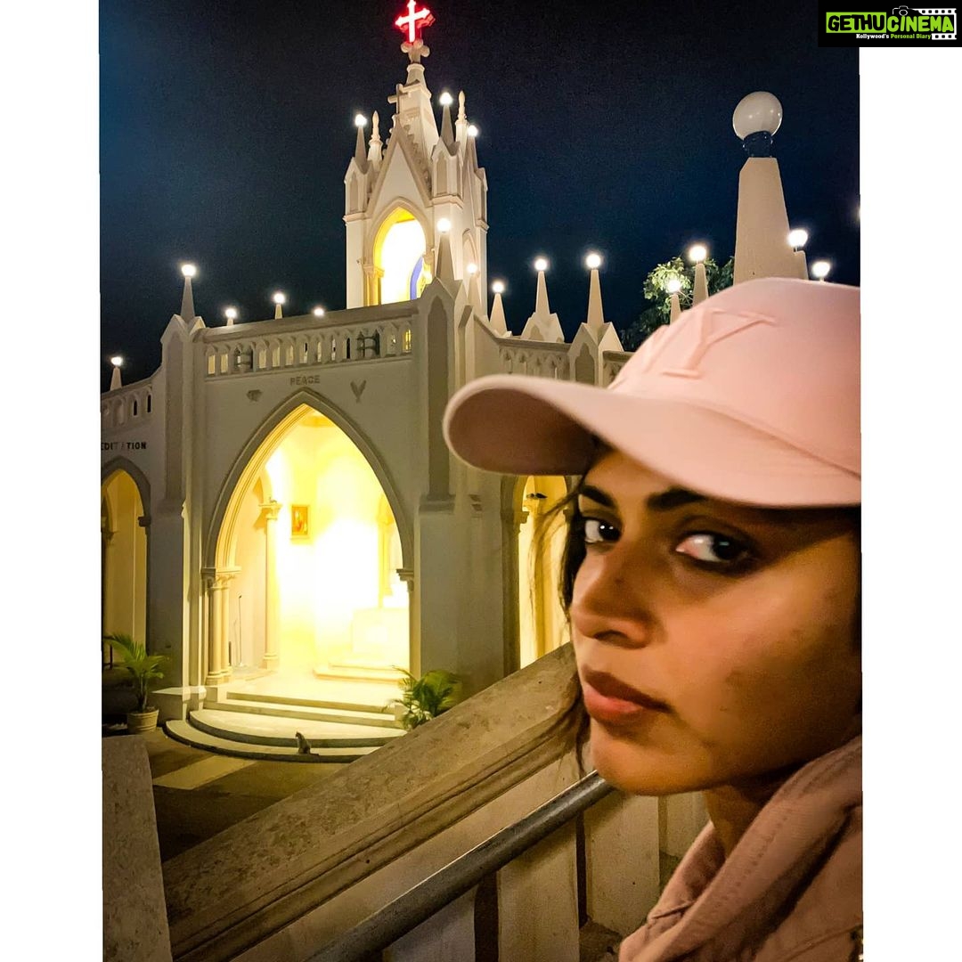 Amala Paul Instagram - 'May' the supreme power help us all come out of this lockdown safe and healthy. 🙏 Happy May Day, guys! 🌞 . . 📸 : Shot by an angel 👼