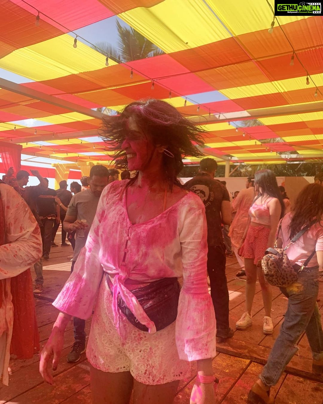 Amala Paul Instagram - Dare to dream in colour - one that explores love, hope, grief and the triumph of piecing a life back together! π π @greeshx . . #holi2020 #serendipity #dreamer #colors #loveandlight #openyourheart #lifeinmumbai #AmalaPaul Razzberry Rhinoceros