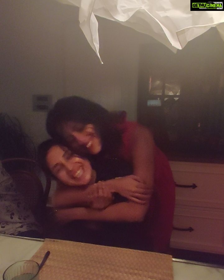 Amala Paul Instagram - Music, Stories, Laughs, Tears and LOVEEEEEEE = LIFEEEEEEE 💕 . #love #loveiseverywhere #letlovein and #pda ;)
