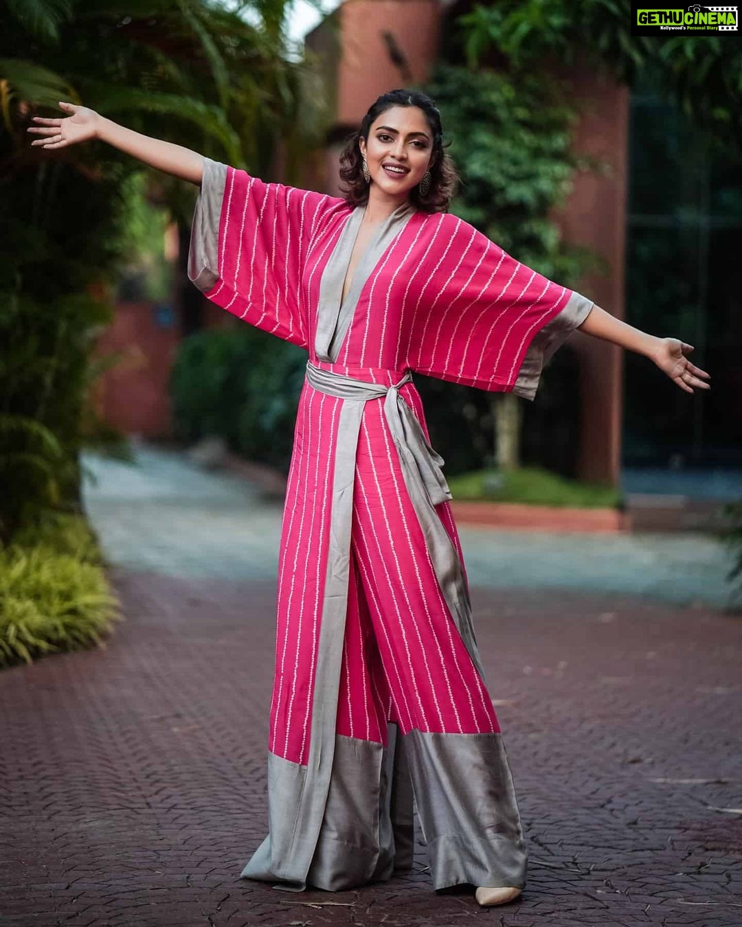 Amala Paul Instagram - Last event of 2019 ended on a very happy note with the launch of @petoria_wellness Fur babies everywhere are doing the happy dance. ๐ถ ๐บ Congratulations on your new venture bestie @rianitin. Sending you loads of love and support! โค๏ธ๐ . . Wearing: @nupurkanoi Styled by: @gagabytanyasharma Hair & Makeup: @amal_ajithkumar . . #events #launch #pets #furbabies #ootd #deckedup #AmalaPaul