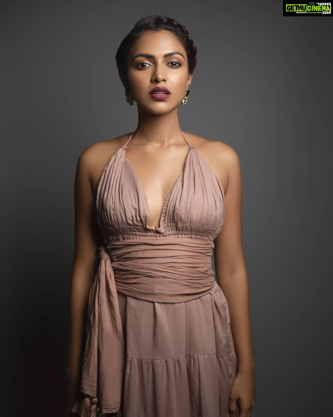Amala Paul Instagram - Manifesting my dreams and minding my business.✨ . . . 👗: @erikapenaofficial 💇♀️💄: @kyana.emmot 📸: @kiransaphotography 💎: @maalgaadi 📌: @behindwoodsofficial . . #Glowdess #ootn #deckedup #boho #bohostyle #bohovibes #wearyouart #lovewhatido #actorslife #grateful #bronzed #StyledByYoursTruly #AmalaPaul