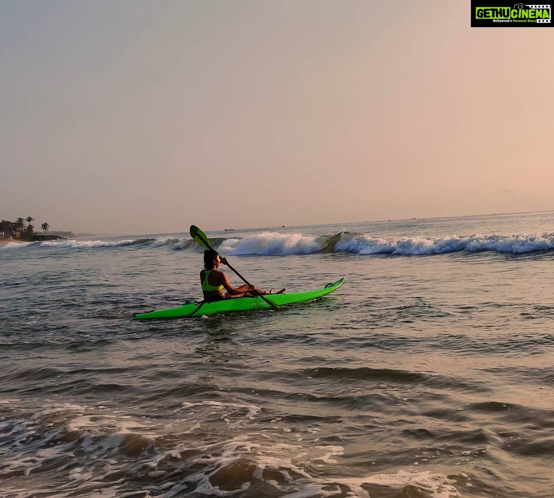 Amala Paul Instagram - Two days I have been going to the sea unable to get on the kayak scared of flipping against the big waves. Today I was leaving to Hyderabad to start the next project and I knew if I will leave without conquering my fears then they will become bigger beasts. I chose to kayak today at the sun rise and oh boy! The adrenaline is what makes life worth living. So, here I am on the boat and not off it after many flips and blips. πΆπΆπΆ ποΈπποΈ #surfkayak Thank you LLI @siddharthaingle for letting me use your Kayak π