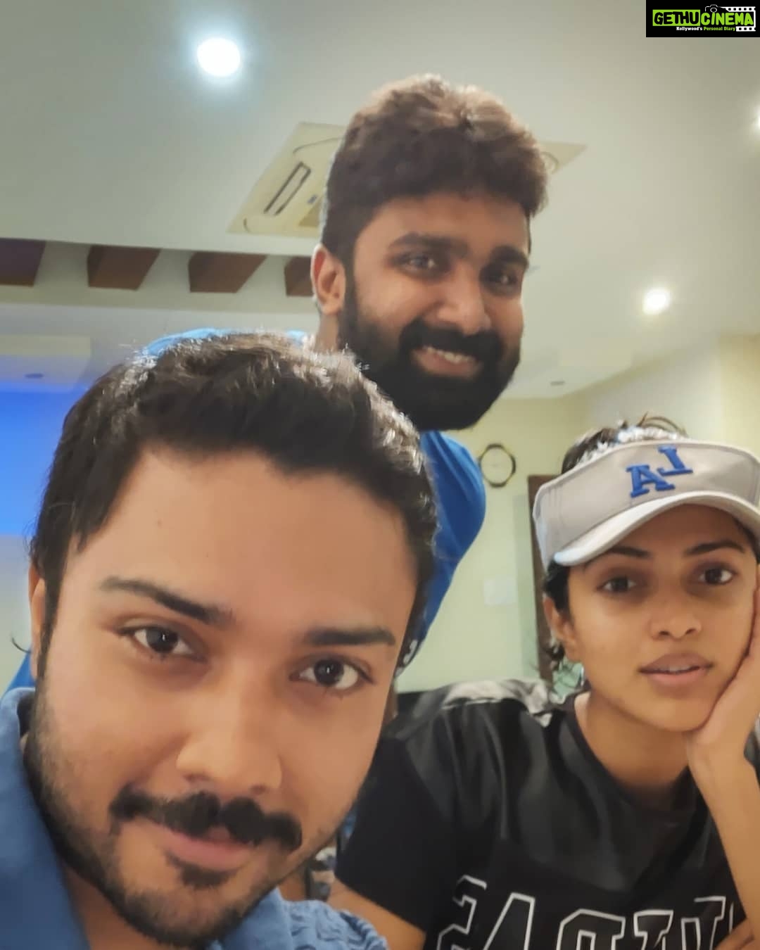Amala Paul Instagram - A brother's 'bro' is a sister's brother too. They're the first one to report about the sister's brand new crushes. 😝 Thanks but no thanks thomaachaa for all your school time detective level work! 😎 . P. S The sailor is back on the shore. 🛳️ @abijithpaul . . #Cantlivewithorwithouteachother #bestentertainers #bestbrother #madfam #nostalgic #growinguptogether #AmalaPaul