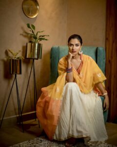 Amala Paul Instagram - I'm all about the fusion. I like taking conventional things and adding my own dash of quirk to it. It's not about what you wear, it's about what special touch you add to the outfit that makes the difference! P. S: Bangles on one hand and watch on the other. Best of both worlds! (1/3) #Aadai #Aame #Aadaipromotions #blessed #StyledByYoursTruly #AmalaPaul 📸 : @kiransaphotography 💄: @monalimakeovers 💇‍♀️ : @manjula7038 🏡 : @varnamalaweddingexperience
