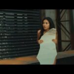 Amala Paul Instagram – A scene that intimidated me on paper but blew my mind while filming!

More power to #teamawesome 💙 
@vijaykarthik_k @sampathalwar @oorkatheband editor Shafiq and my hero @mrrathna 😁

#Aadai #Aame