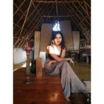 Amala Paul Instagram – Ain’t no highlighter like the radiant rays of the sun. 🌞

#aunaturale #glowfromwithin #youareradiant
