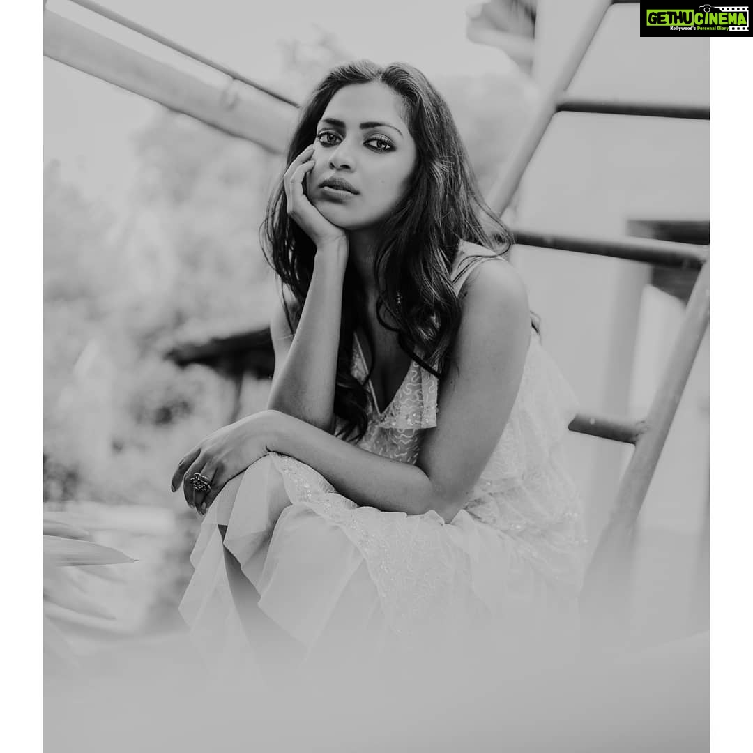 Amala Paul Instagram - Tell me about your quirks, your fantasies, things that set your soul on fire, and memories that kindle your spirit. Switch from small talk to soul talk. 💞 . . #gypsysoul #freespirit #happyvibes #goodlife #free