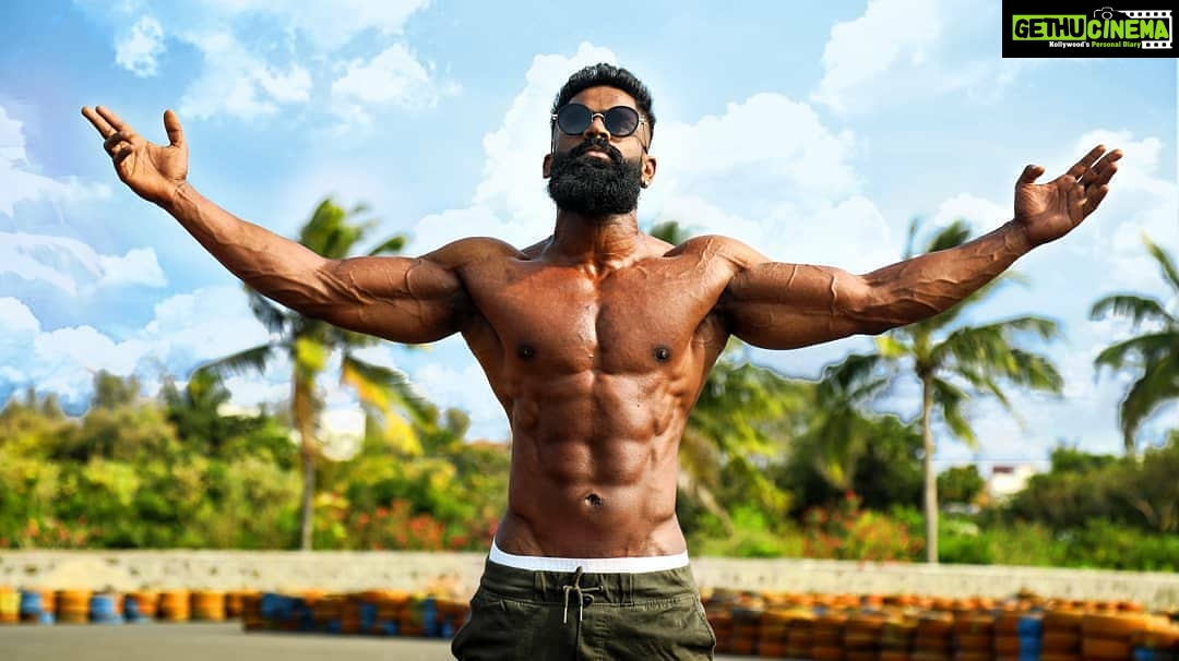 Amala Paul Instagram - Isn't it fantastic to watch the things that the body is capable of doing when you set your mind to do it? Appreciate the hardwork. Thank you for sharing. π Reposted from @muscleandmind.vj - I believe I am my only limit. I celebrate myself by pushing myself. π . . . #APSaysICelebrateMyself#model #gymmotivation #art #photo #happy #body #crossfit #beautiful #fitnessfam #eatclean #diet #selfie #train #instagram #sobangalore #smile #instafit #food #f #goals #fitnesslife #getfit #gains - #regrann