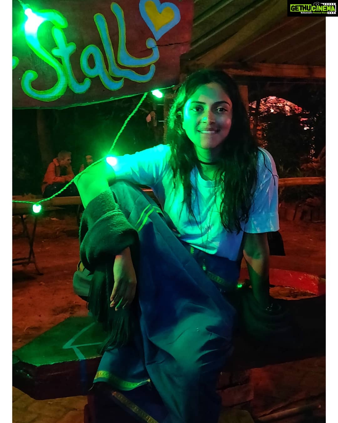 Amala Paul Instagram - I love lungis and I cannot lie! 😎 . . #beingme #love #gypsysoul #freespirit