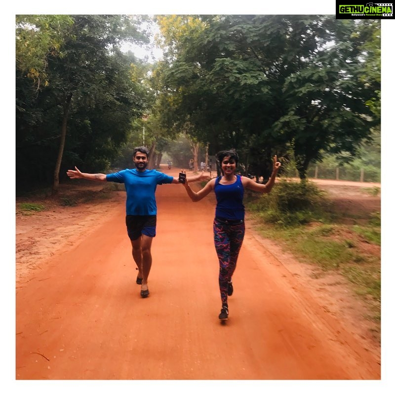 Amala Paul Instagram - Out of the 3 resolutions I had for 2018 this one was long due! But before the year ends, I got an opportunity and I grabbed it. Finally signed up for a marathon. Send me all your wishes and help me to strike this off of my bucket list. What you seek is seeking you!π« . . . #taketheleap #fullmarathon