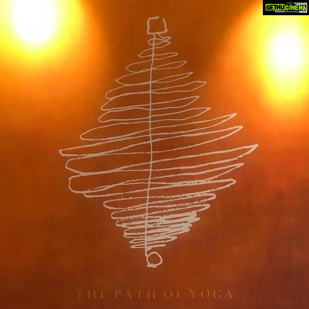 Amala Paul Instagram - The path of yoga : The mother, Mirra Alfassa made this drawing to explain to a child the meaning of yoga. Man is at the bottom, the divine at the top. The wavy line is the path of the ordinary life, the straight line the path of yoga. #yoga #pathofyoga #auroville #blessings #integralyoga