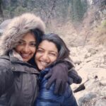 Amala Paul Instagram - Through thick and thin, steering away with grins. Dare your BFFs by tagging them for a high altitude Himalayan Trek!! ❤️BFF GOALS❤️ #BFFgoals #trekdiaries #himalayas #dreamcatcher  #instalove #vacation #travelling