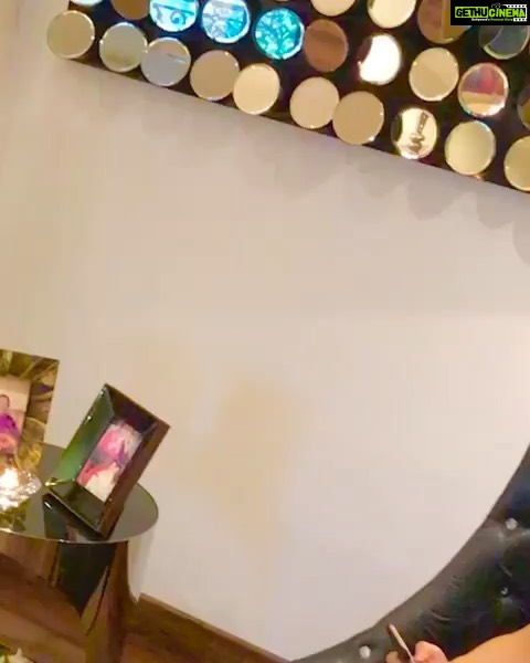 Ameesha Patel Instagram - Video calls with my lovely fans before I leave for Pune .... happy or tough times we are all in this together ❤️ .. have a safe weekend and let’s thank GOD for every awakening day ❤️ FoR video calls,meet and greet,Corporate shows or events etc SMS on this new number of MR MAHESH n his team ..+91 98330 20363✔️✔️💯🌈