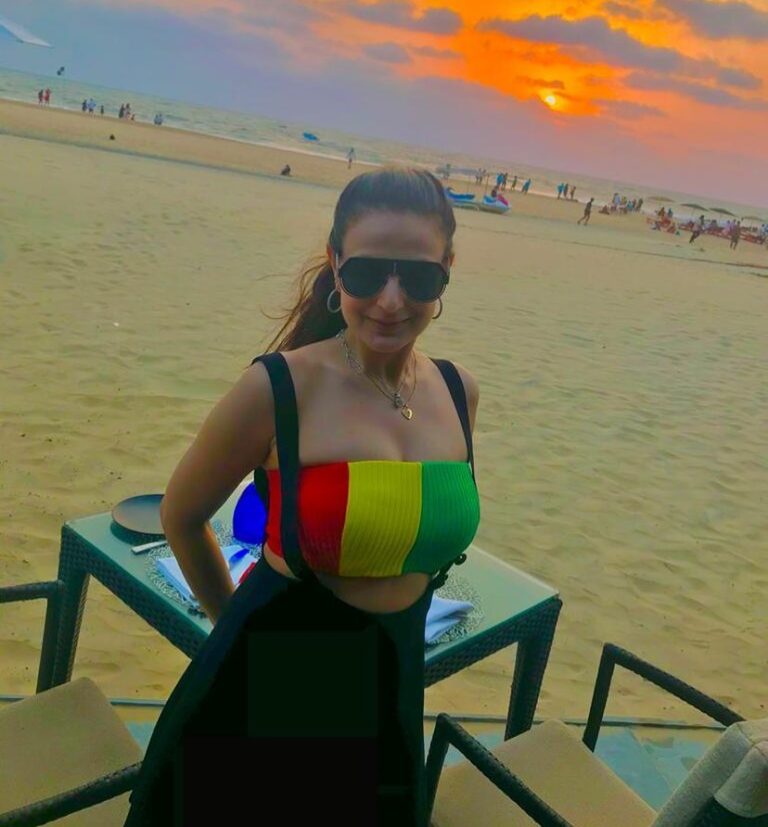 Ameesha Patel Instagram - Mr Mahesh(+91 ‭9167419954‬) whose number I had tweeted recently is my agent whom I trust 4 work related matters such as Tv commercials,events,web shows ,corporate events n prices of video calls,zoom calls ,meet n greet events n shall provide d best deal 4 all work related matters only.Kindly sms him only 4 work matters since he is my agent n not some friend n has been flooded w/ loads of calls past few days related to matters which isn't his job..Thanks 🌈