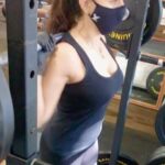 Ameesha Patel Instagram – The adrenaline rush after hard weighted squats is incomparable …u happy place .. @klinton81 .. @unitedstrength .. work out hard but work out safe .. 💪🏻🏋🏻‍♂️🏋🏻‍♂️🏋🏻‍♂️🏋🏻‍♂️🏋🏻‍♂️