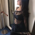 Ameesha Patel Instagram - Shoot ready .. wearing @archanakochharofficial .. styled by @brunojeyson .. #shootmode .. #workmode 💕💕