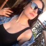 Ameesha Patel Instagram - Work mode .. off to PUNE ... long day ahead 💖💖💘.. working Sunday 🌺💕