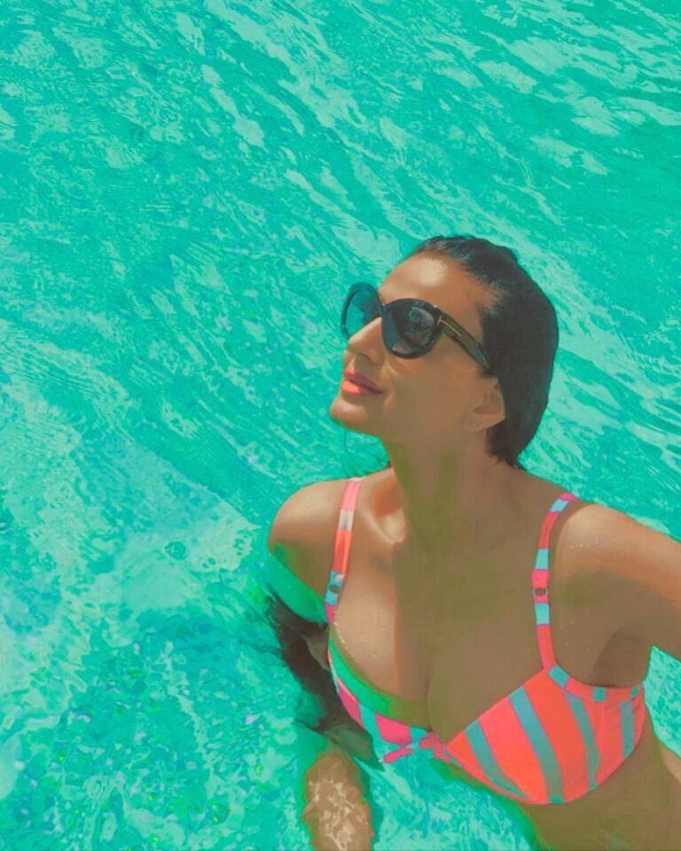 Ameesha Patel Instagram - well spent alone time at A beautiful boutique hotel with a lovely pool away from Mumbai .. ❤️