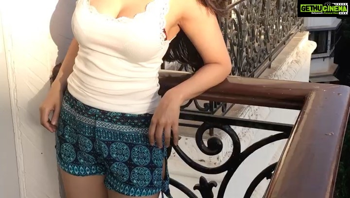 Ameesha Patel - 104.9K Likes - Sun ☀️ ☀️☀️☀️☀️