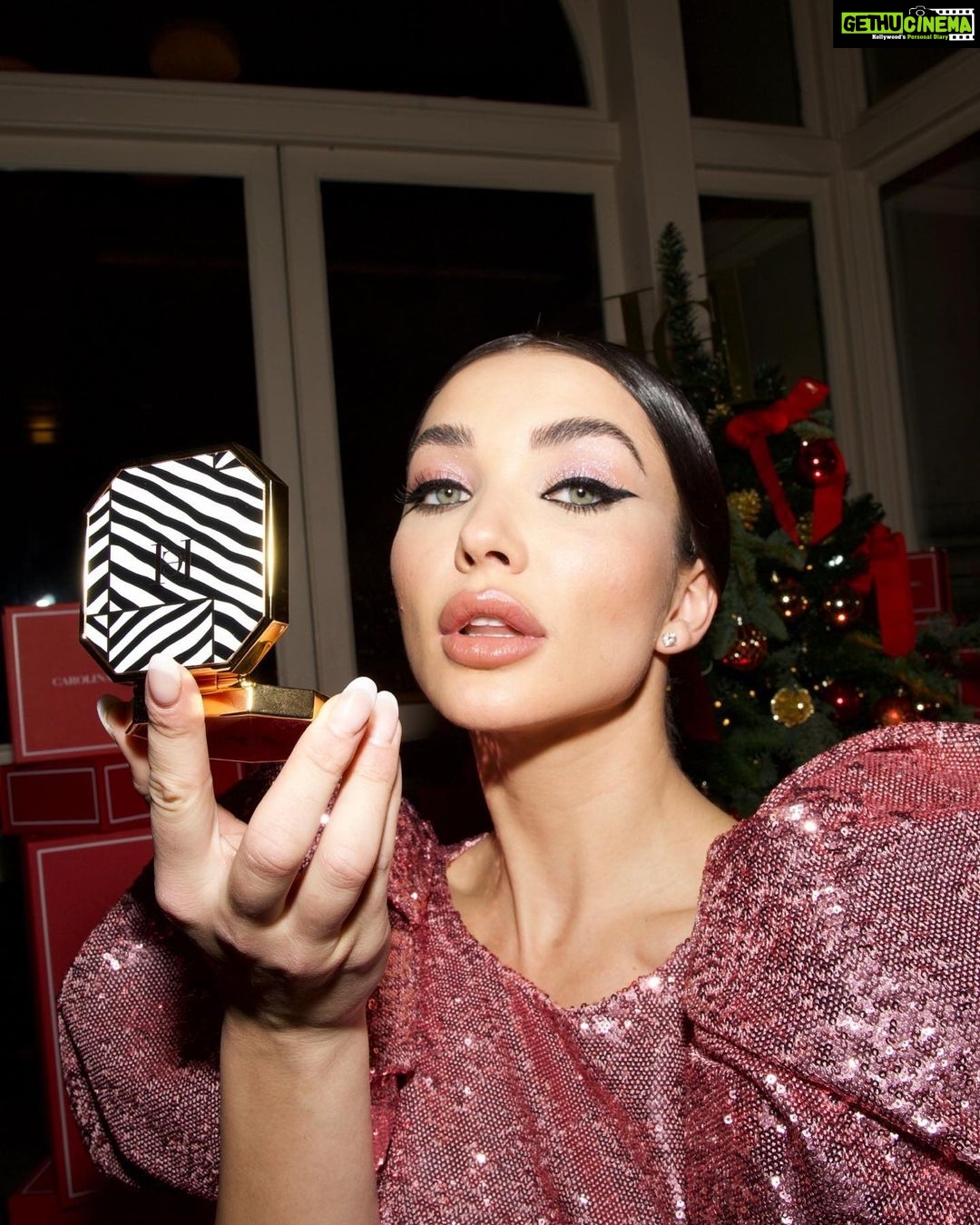 Amy Jackson Instagram - Christmas has officially arrived. Thankyou to my @carolinaherrera family for the most magical evening at the Nutcracker ππΌβ¨ the perfect ending to the year! @rebeccaspencer_photography πΈ Royal Opera House