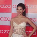 Amyra Dastur Instagram - ⚜️🔮🎗🍭🍬❄️🌟🌸🦋👄💄 Wearing @papadontpreachbyshubhika 🎀. @azafashions #AzaHolidayEdit @eshaamiin1