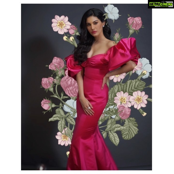 Amyra Dastur Instagram - Pink state of mind. 🌸 . . . 📸 @dieppj Styled by @bornaliicaldeira @malvika_tater Wearing @antithesis.in Jewellery @syndiora_india Hair @humera_shaikh19 MUA @makeupbysalonij For @serycosmetics 💋 Mumbai, Maharashtra