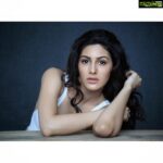 Amyra Dastur Instagram – “Study me as much as you like, you will never know me. For I differ a hundred ways from what you see me to be. Put yourself behind my eyes and see me as I see myself. 
Because I have chose to dwell in a place you can’t see” – #Rumi
.
.
📸 @rahuljhangiani Mumbai, Maharastra