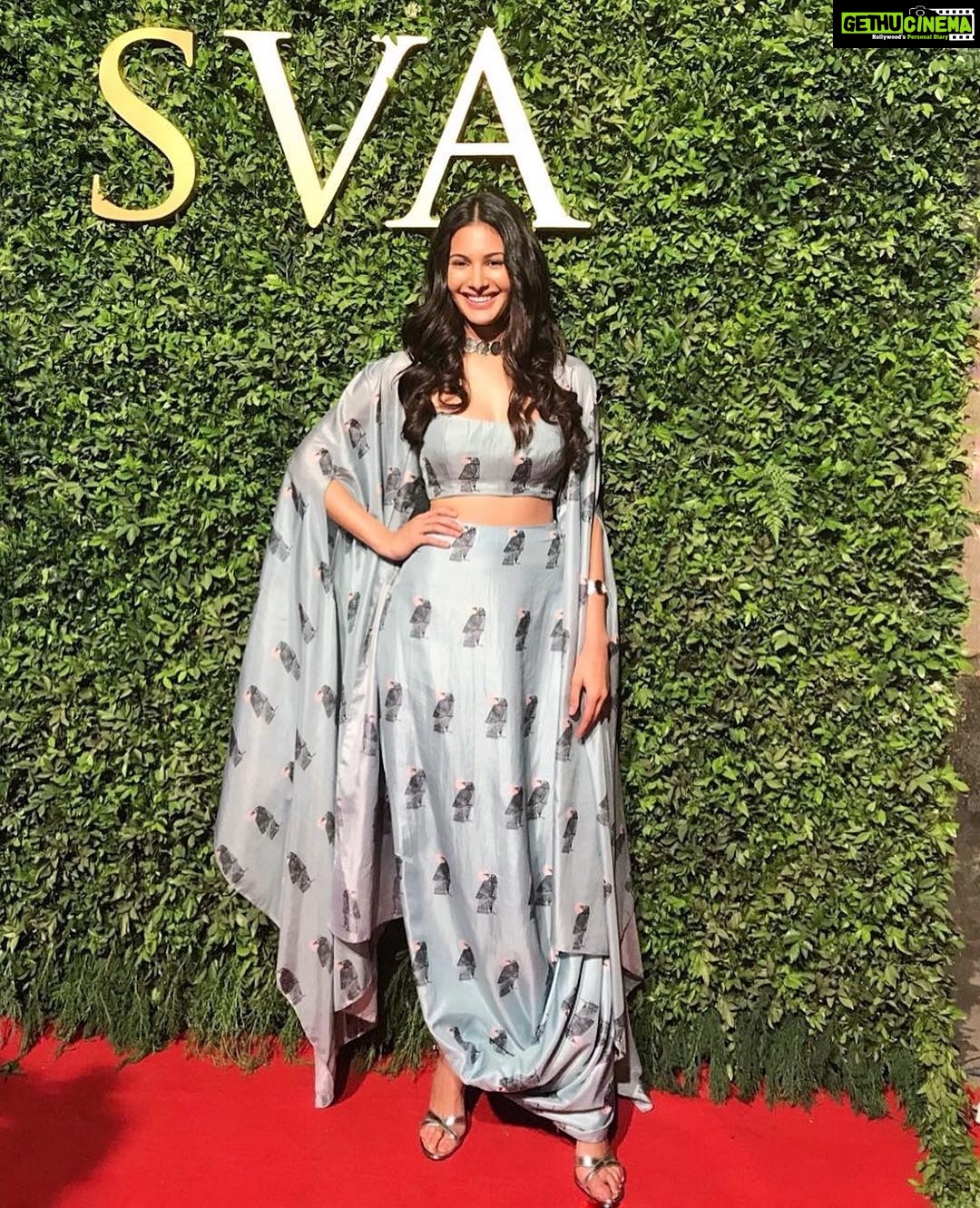 Amyra Dastur Instagram - All smiles at the new @svacouture Store Launch! . . Wearing @aryabysva Styled by @talukdarbornali Marine Drive Mumbai