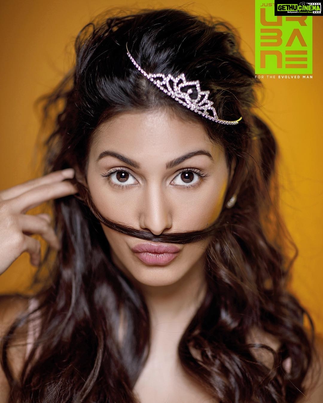 Amyra Dastur Instagram - “I am who I am. I’m #weird ... I’m #lame ... I run into things, I spill food, I trip, I scream about #random and stupid stuff ... But, I like it that way 😊 And that doesn’t make me any less of a princess ... Just a little bit more #real ...” 👑 . . #magazinecover shoot for #february #2018 📸 @justurbane Makeup by @makeupandhairbystacy Hair by @raj_mukadam Styled by @talukdarbornali Shot by @gtfotography Story by @ex_patracaar Coordinated by @raindropalterego Mumbai, Maharastra