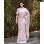 Amyra Dastur Instagram - “#pink ... it isn’t just a #colour ... It’s an #attitude ...” 😉💋 . . #traditional with a #twist 😌 Wearing @archanaandpuneethofficial with @essensejewel for #manasukunachindi promotions 🦋💃☀️🕊 Styled by @talukdarbornali Make up and Hair by @iramakeupstudios @ksivakumarsiva Photographed by @i_ak_photographer Hyderabad