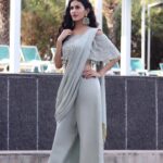 Amyra Dastur Instagram – #Repost @riraancouture
・・・
@amyradastur93 looking ravishing in our version of the #saree … Styled by @talukdarbornali 
#thetrousseautwist #indowestern #actress #celebrity #bollywood #tollywood #drapes #indiancouture #designerwear #tassels #offshoulder #pantsaree #stitchedsaree Avasa Hotels