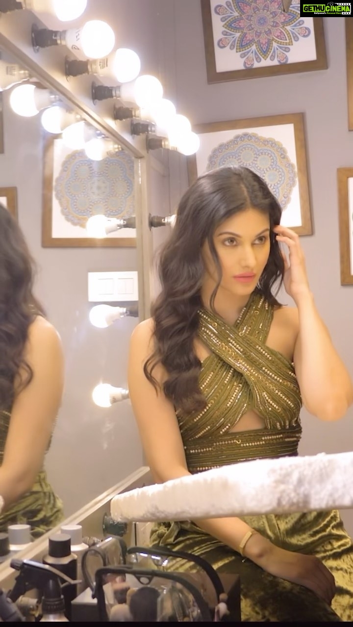 Amyra Dastur Instagram - Itโs always fun on set ๐ฌ . . #behindthescenes with @serycosmetics ๐ . @dieppj @portraitshelter @bornaliicaldeira @malvika_tater @makeupbysalonij @humera_shaikh19 . 1st look Black lace suit: @shehlaakhan Choker: @inezeofficial Studds: @azotiique Silver dress: @kanganatrehanofficial Hoops and bracelets: @azotiique Green one shoulder top: @swateesinghlabel Jewels @syndiora_india Pink Gown : @antithesis.in Jewels @syndiora_india Green halter Outfit: @nirmooha Jewellry: @theofficialworldoftalisman @inezeofficial Red jacket Look : @arokaofficial . . . #bts #sery #getsetsery #makeup #beauty #newlaunch #reels #reelitfeelit #reelkarofeelkaro