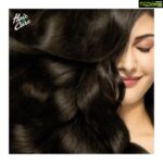 Amyra Dastur Instagram – @hairandcareofficial ⏯ Let all your damage worries fade away in the delightful company of Aloe Vera. ✨
.
.
.
#hairdamagerepair #smoothhair #softhair #bouncyhair #haircare #haircaretips #frizzyhair #nodryhair #aloevera #damagedhair #damagedhairrepair #hairandcare Mumbai, Maharashtra