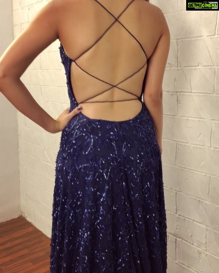 Amyra Dastur Instagram - Bringing #sexyback (literally 🤪) in @lavanyacoodly for the 63rd @filmfare awards 2018 🎊 Earrings from @anmoljewellers Rings from @jet_gems Styled by @talukdarbornali Makeup by @makeupandhairbystacy Hair by @ashisbogi