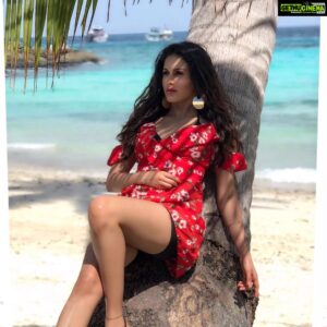 Amyra Dastur Instagram - “As above, so below. As within, so without. As the universe, so the soul.” . . . Styled by @talukdarbornali . . . #phuket #beach #songshoot #rajugadu #bohemian #gypsy #wanderlust Phuket, Thailand