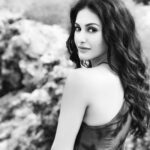 Amyra Dastur Instagram - “I’m as #madasahatter ... As #lost as #alice ... As #jealous as the #queen ... As #loyal as the #cards ... As #anxious as the #rabbit ... And, as #mysterious as the #cat ...” . . . #blackandwhite #classic Phuket, Thailand