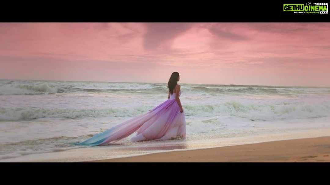 Amyra Dastur Instagram - Just a #tease before the #teaser ... #manasukunachindi #followyourheart #ManasukuNachindiPreTeaser ❤️ @manjulaghattamaneni