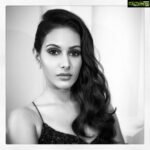 Amyra Dastur Instagram – “#eyecontact is a dangerous, #dangerous thing. But lovely, oh, so #lovely …”
.
.
.
#makeupartist @makeupandhairbystacy 
#HairStylist @natzhairnmakeup