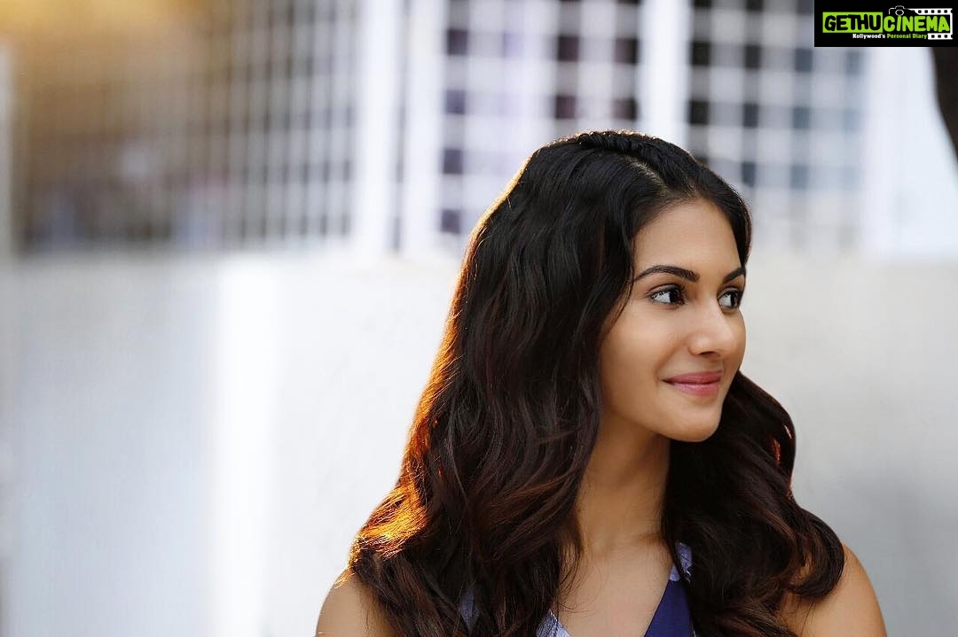 Amyra Dastur Instagram - Sometimes the best shots are taken when you're not even looking πππ» . . . #shootingstill from #rajugadu #waitforit January #2018 @sanjanasweetyreddy @rajtarunn #akentertainment Hyderabad