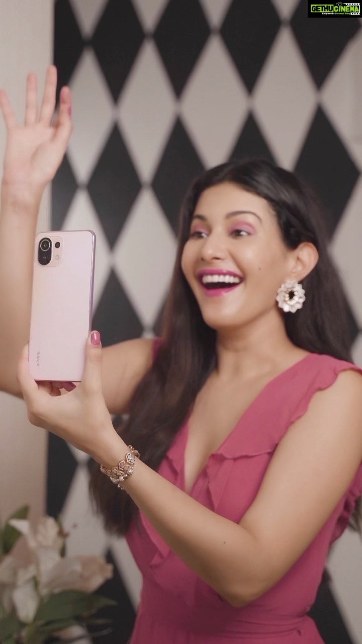 Amyra Dastur Instagram - CHALLENGE ALERT π¨ It's just so difficult to stay down-to-earth with the Mi 11 Lite. A little sneak-peek of the Mi 11 Lite has already managed to sweep me off my feet! βοΈβοΈβοΈπ« Can you recreate the feeling better??? Recreate this floating challenge and stand a chance to win the brand new Mi 11 Lite & get featured by @xiaomiindia π . Don't forget to tag and follow @xiaomiindia and use the #οΈβ£ #mifloatingchallenge to participate.ππ» . Launching 22nd June at 12PM with @manukumarjain β¨ . . . #mifloatingchallenge #xiaomiindia #xiaomi #newphone #liteandloaded #mi11lite #mismartphone #smartphone #newtech #float #feelkaroreelkaro #trendingreels #reelchallenge . . . Shot by @dieppj