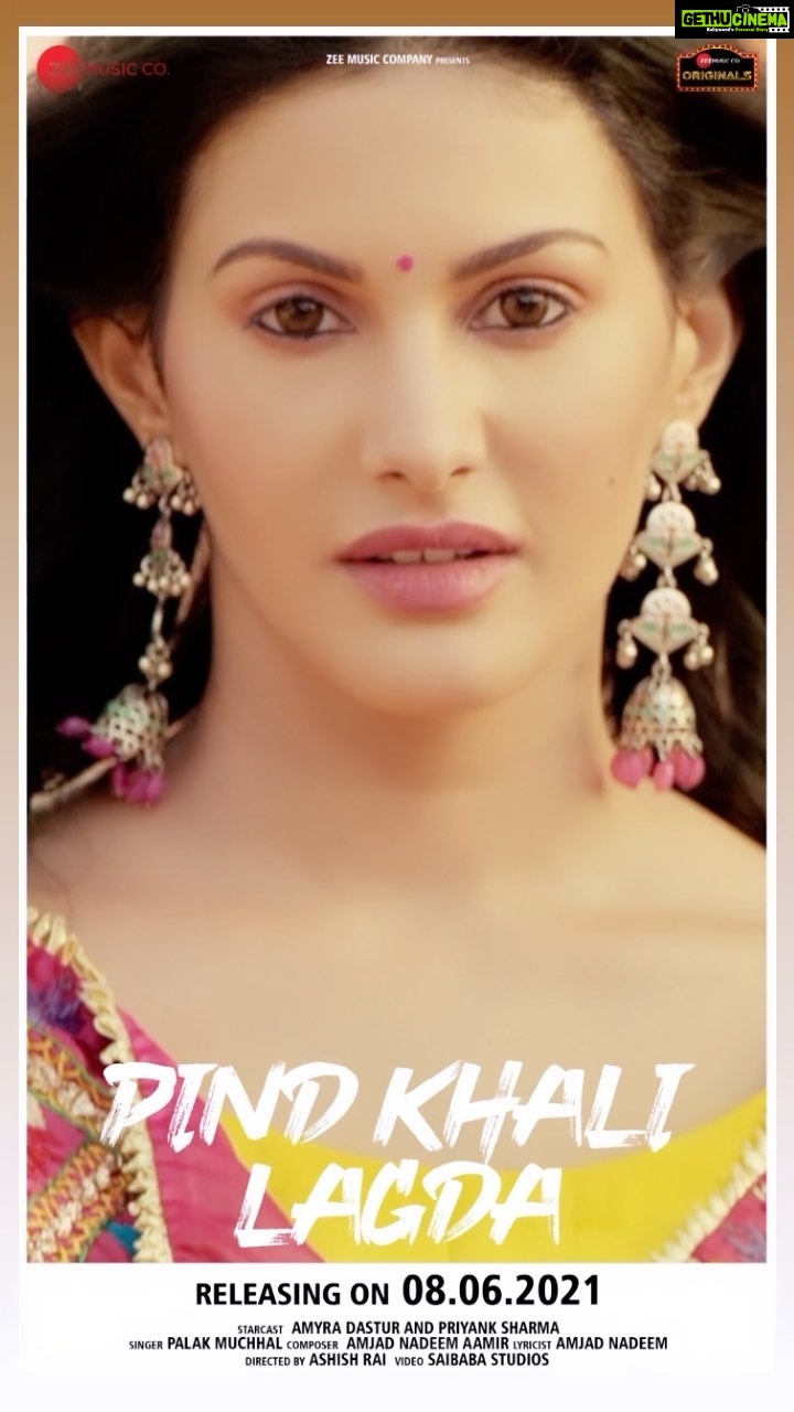 Amyra Dastur Instagram - Get ready to fall in love as we drop the #teaser of #pindkhalilagda ๐ถ๐ต๐ถ releasing on 8th June 2021โจ . . #zeemusicoriginals @amyradastur93 @priyanksharmaaa @palakmuchhal3 @amjadnadeemaamir @bhatiadeepti @anuragbedii @kirthirai . . . #pindkhalilagdateaser #feelkaroreelkaro #fallinlove #reels #reelsinstagram #lovesong #younglove #punjabisongs