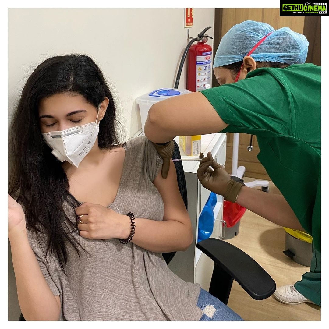 Amyra Dastur - 196.6K Likes - One down and one more to go 💉
.
The 18-44 age group has opened up for #ᴄᴏᴠɪᴅ19ᴠᴀᴄᴄɪɴᴀᴛɪᴏɴ and I urge you all to please get your dose at the soonest because this truly is the only path to recovery.
I’m going to be extremely honest with my experience. I got my first dose of #covidshield on Thursday and I felt absolutely fine by the time I went to bed. However, I woke up very early in the morning with a slight fever and shivers but I popped a Crocin and went right back to sleep.
I woke up properly late Friday morning with a headache and a little weakness. I ate some breakfast, had a Dolo as prescribed by my doctor and went back to sleep. I rested all day yesterday and today I’m as fit as a fiddle, as if nothing even happened.
I wanted you all to know this because it’s not as scary as it seems.
Yes, some people will have different reactions and some may not have any. But the point is to take it one step at a time and know whatever the reaction, it’s only a day or two of discomfort. So please, book your appointments and just get vaccinated, if not for yourself, do it for your family and for India. Once all of us are vaccinated, we’ll be safe and ready to get on with our lives 🙏🏼
All the best everyone ♥️👍🏼 #inthistogether
#letsgetvacccinated