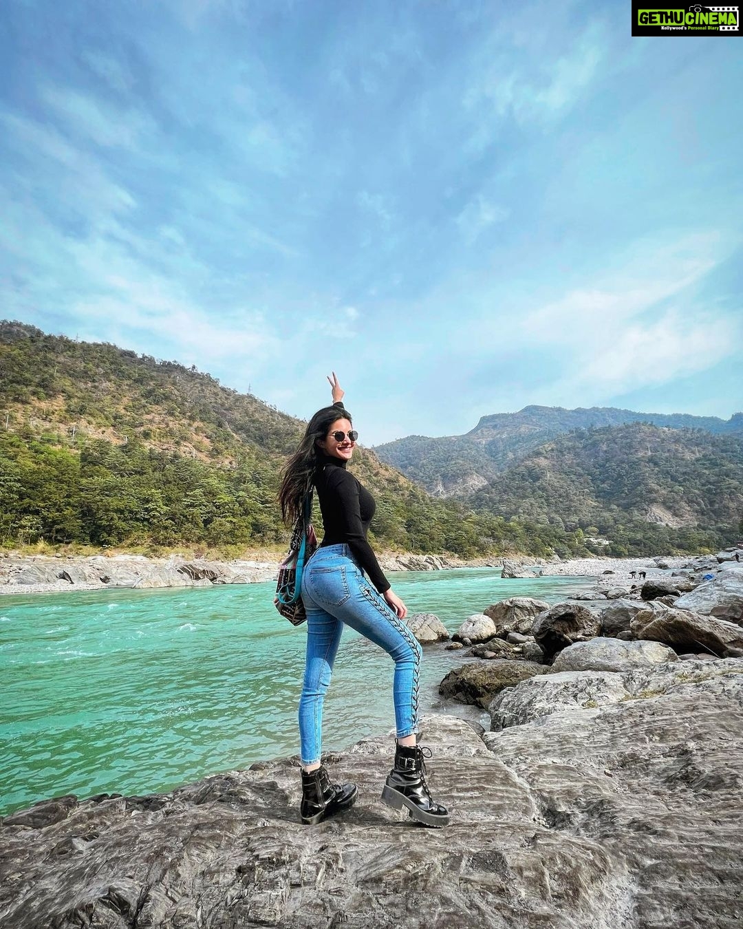 Amyra Dastur - 203.1K Likes - Sky above, water below and mountains ahead ♥️🙏🏼♥️
.
.
.
.
.
#rishikesh #december #naturelovers #traveldiaries #traveladdict #wanderlust #december #mountains #incredibleindia