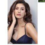 Amyra Dastur Instagram - Stay gentle, even though everyone is at war. . . . @madetart 📸 @___lemii___ #mua Hair @makeupnhairbyankita . . #throwback #potrait #soft #softgirl #photoshoot #takemeback #naturalmakeup #onset #naturallightportrait Mumbai, Maharashtra