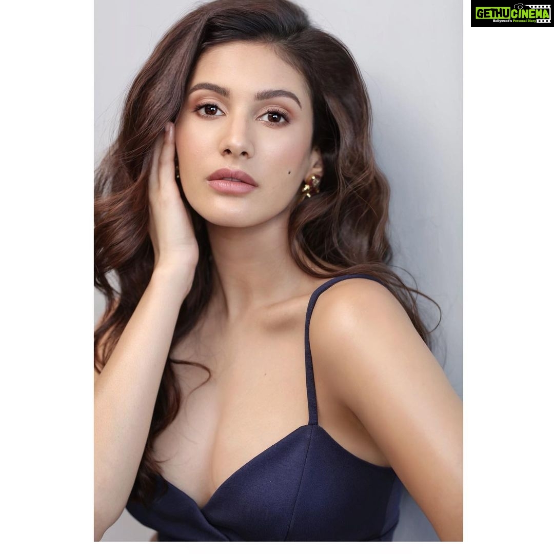 Amyra Dastur - 176.3K Likes - Stay gentle, even though everyone is at war.
.
.
.
@madetart 📸
@___lemii___ #mua
Hair @makeupnhairbyankita
.
.
#throwback #potrait #soft #softgirl #photoshoot #takemeback #naturalmakeup #onset #naturallightportrait