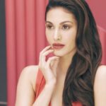 Amyra Dastur Instagram - A behind the scenes glimpse of all the work it took to bring the @serycosmetics campaign to life 💋💄♥️ . . Makeup & Hair by @cloverwootton 💗 Styled by @aasthasharma @malvika_tater 👑 . . . #makeup #makeupindia #cosmetics #cosmeticsindia #onthego #onthemove #beauty #beautytips #makeuplooks 🌸