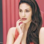 Amyra Dastur Instagram - A behind the scenes glimpse of all the work it took to bring the @serycosmetics campaign to life 💋💄♥️ . . Makeup & Hair by @cloverwootton 💗 Styled by @aasthasharma @malvika_tater 👑 . . . #makeup #makeupindia #cosmetics #cosmeticsindia #onthego #onthemove #beauty #beautytips #makeuplooks 🌸