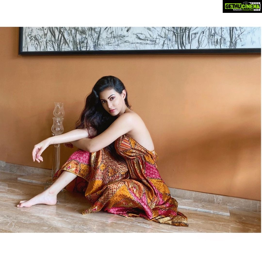 Amyra Dastur Instagram - There is peaceful, there is wild. I am both at the same time. 🌬 Mumbai, Maharashtra